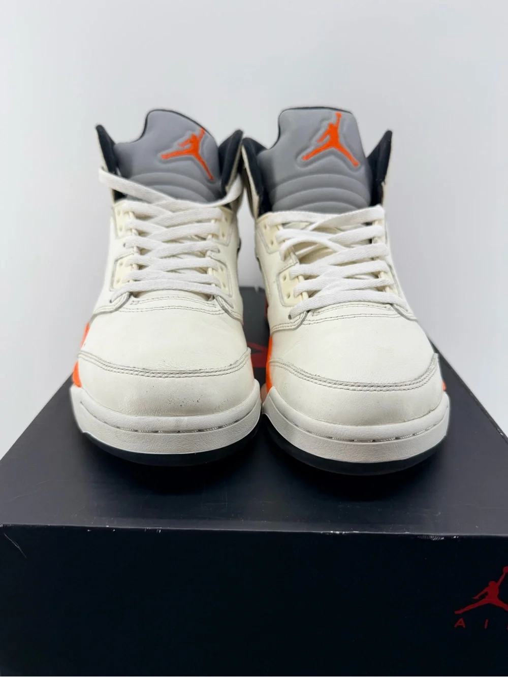 Jordan clean white